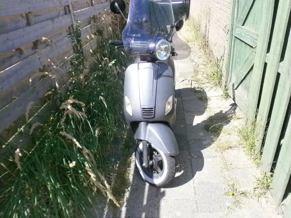 Santini Capri scooter (defect), Gebruikt, Benzine, Ophalen, Overige merken