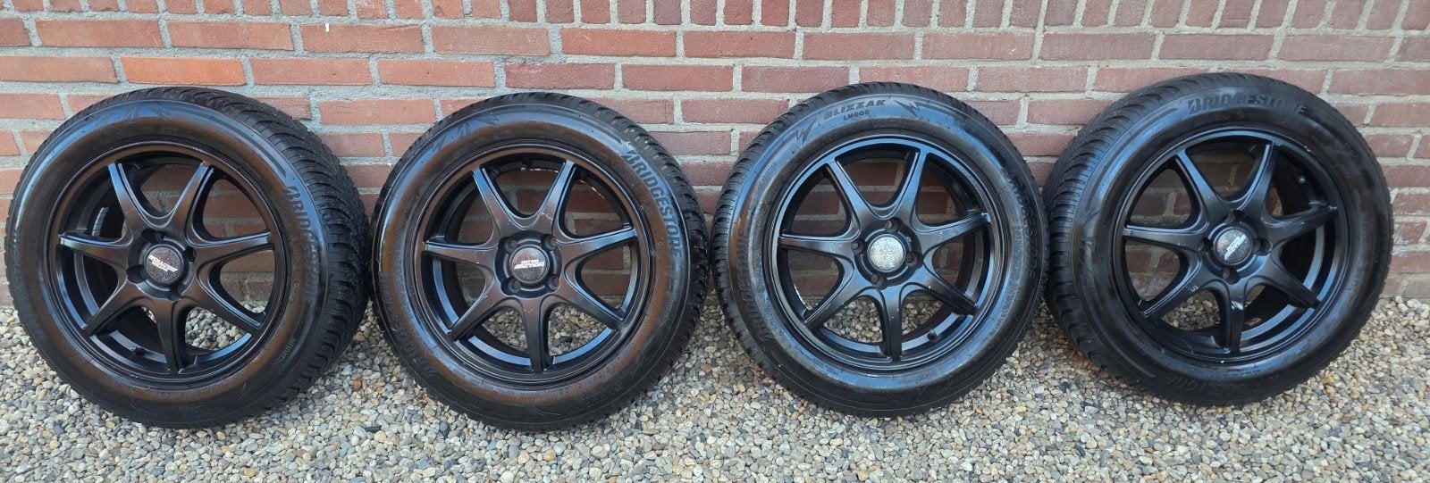 inter action zwarte velgen met  Bridgestone winterbanden, Auto-onderdelen, Ophalen, Gebruikt, 15 inch, 175 mm
