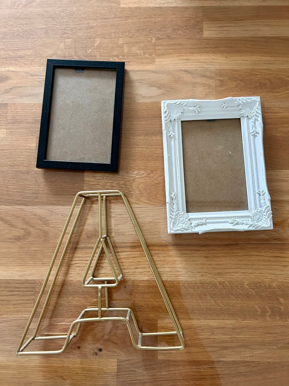 Decoratieletter A + 2 fotolijstjes 10x15, Ophalen, Zo goed als nieuw
