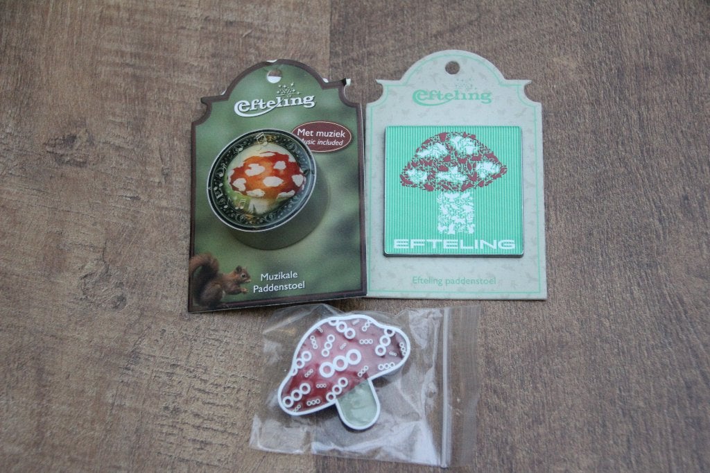 efteling pin  3 x paddenstoel, Ophalen of Verzenden, Nieuw, Button of Speldje