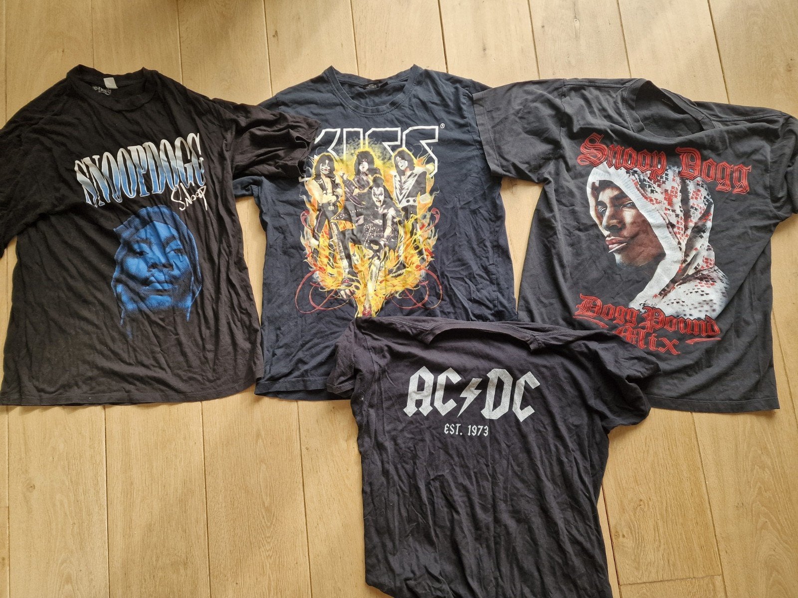 4 tshirts kiss Snoop Dogg ACDC, Ophalen of Verzenden, Pop, Beeldje of Miniatuur
