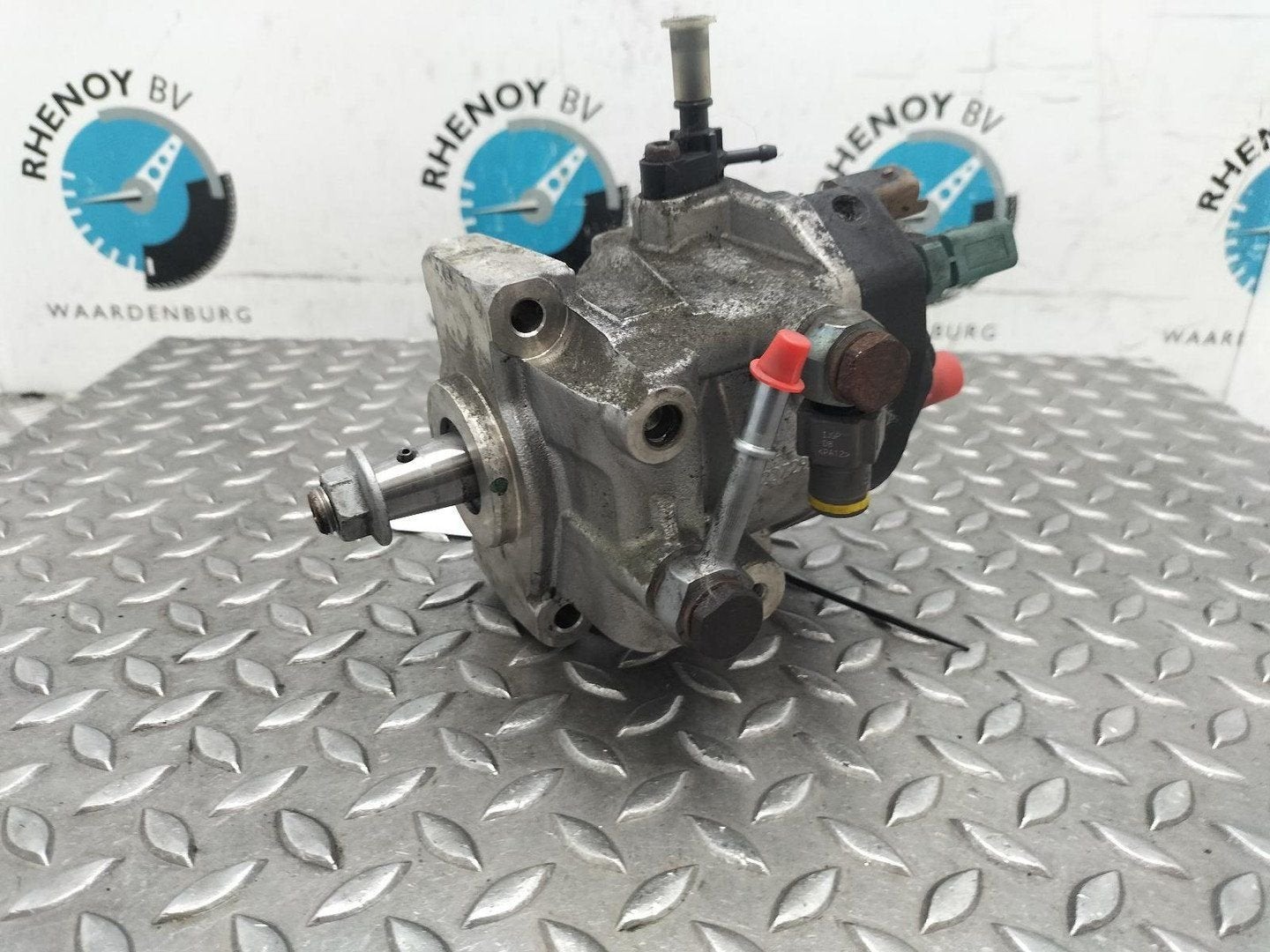 DACIA DUSTER BRANDSTOF POMP VOOR DE INJECTOR 167003608R 2013, Auto-onderdelen, Ophalen of Verzenden, Gebruikt, ARN erkend