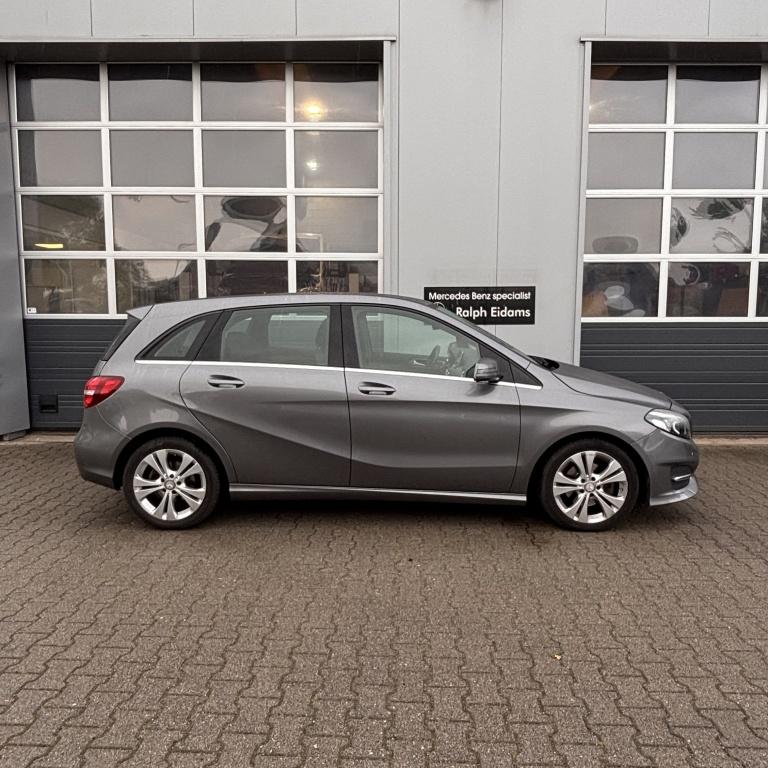 Mercedes-Benz B-Klasse 180 Ambition (bj 2016, automaat), Automaat, Lichtsensor, Gebruikt, 4 cilinders