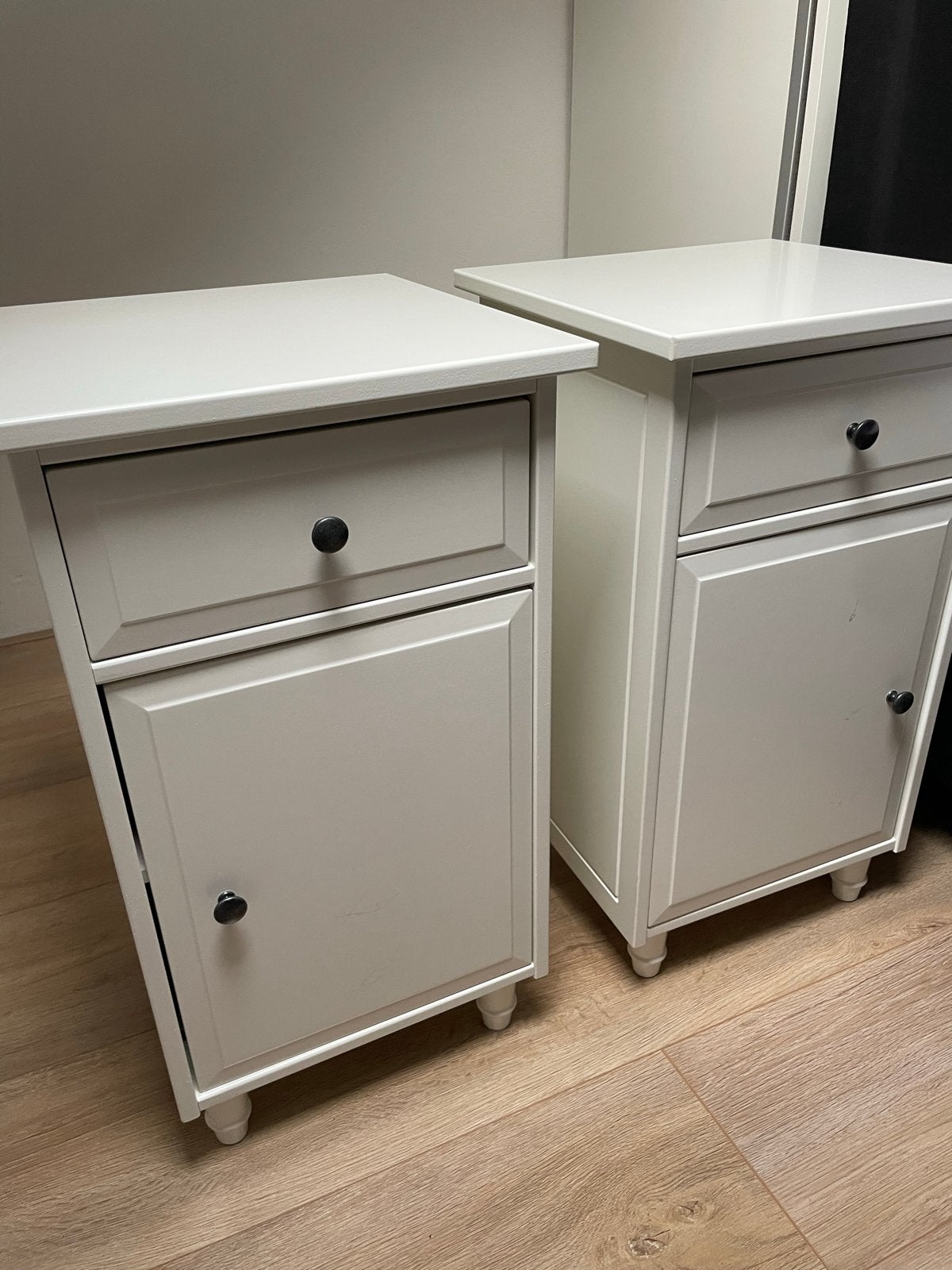2x IKEA Hemnes nachtkastjes/bijzettafels wit, Ophalen, Gebruikt, Minder dan 45 cm, 55 tot 70 cm