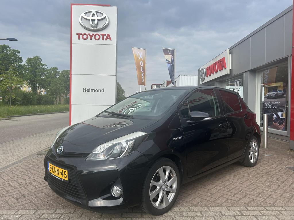 Toyota Yaris 1.5 Full Hybrid Dynamic Panoramadak, Gebruikt, 4 cilinders, Origineel Nederlands, Bedrijf