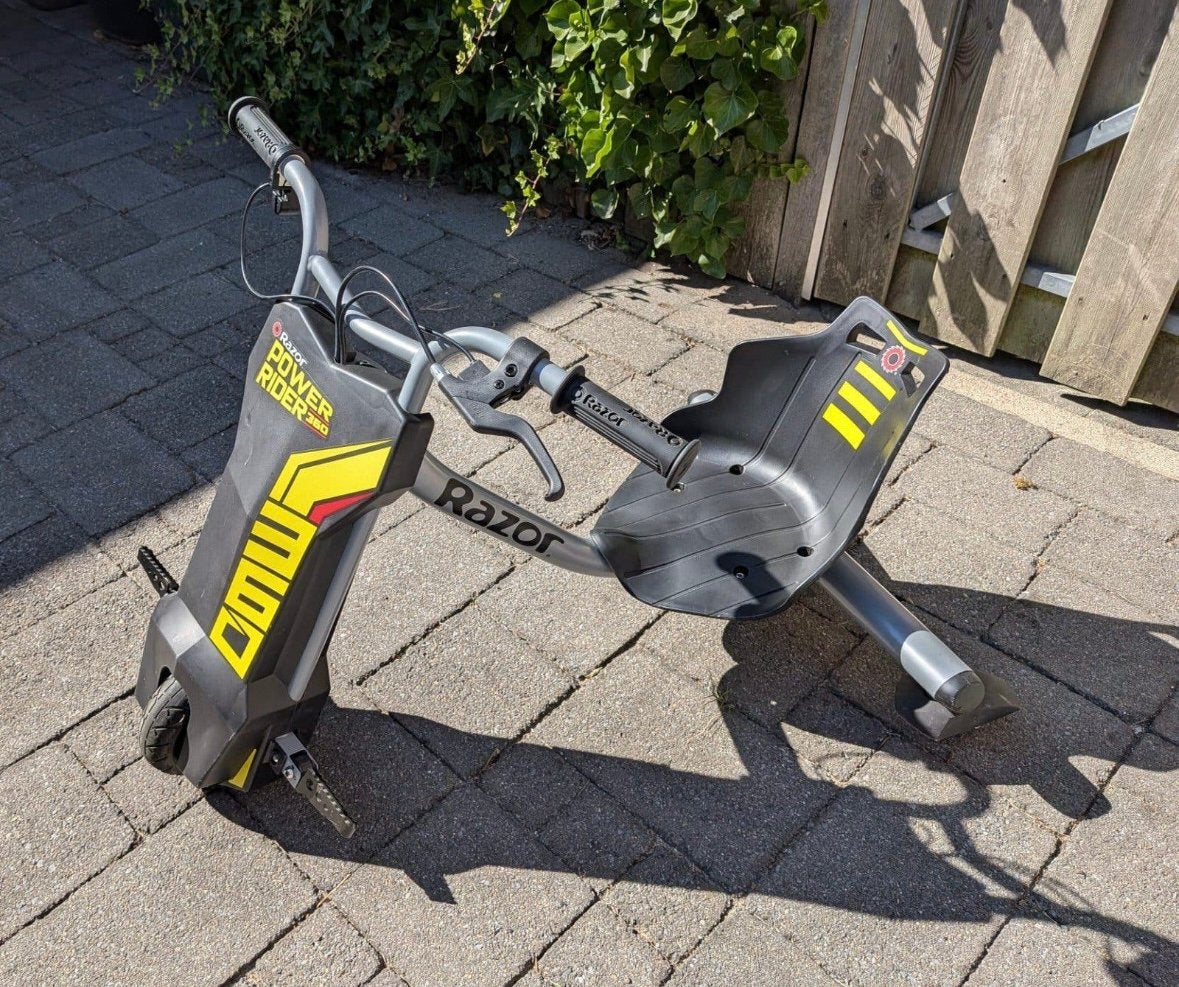 Razer powerrider 360 spoed weg!!, Fietsen en Brommers, Steps, Ophalen, Zo goed als nieuw, Elektrische step (E-scooter)