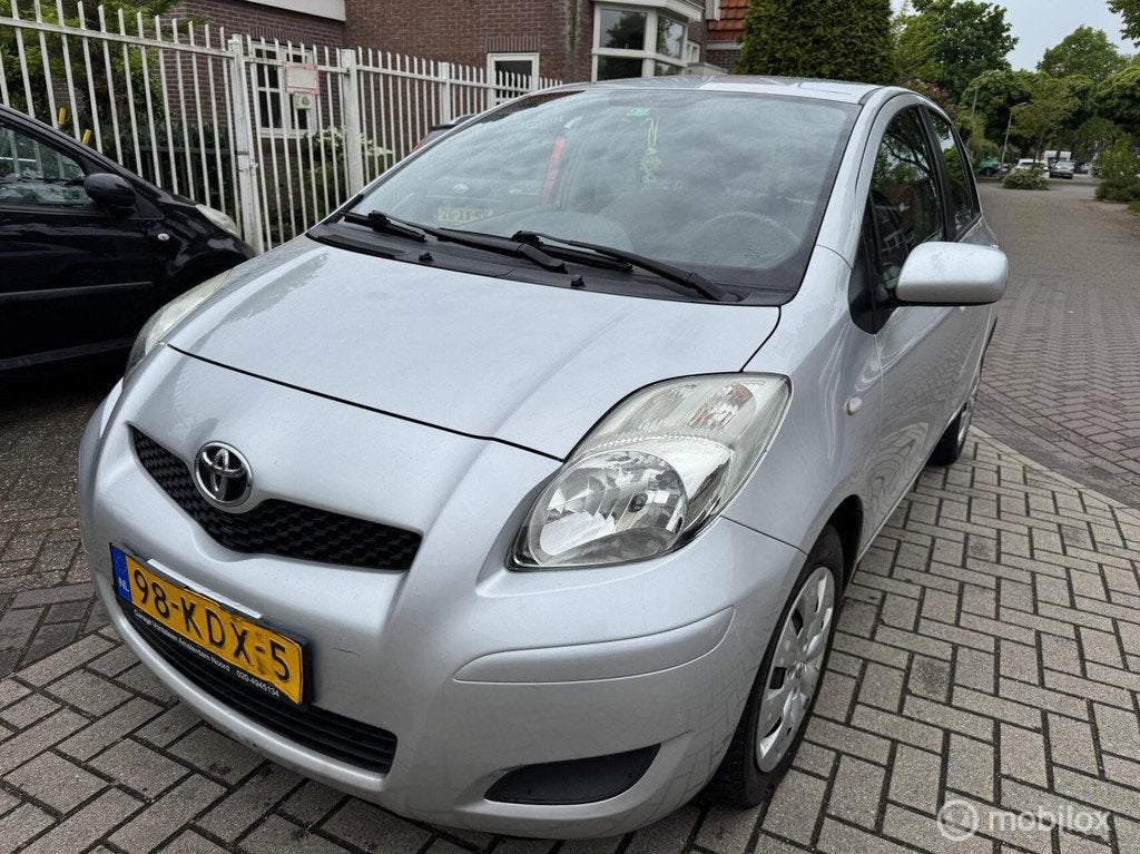 Toyota Yaris 1.3 VVTi Dynamic, Auto's, Toyota, Voorwielaandrijving, 1025 kg, 101 pk, 4 cilinders