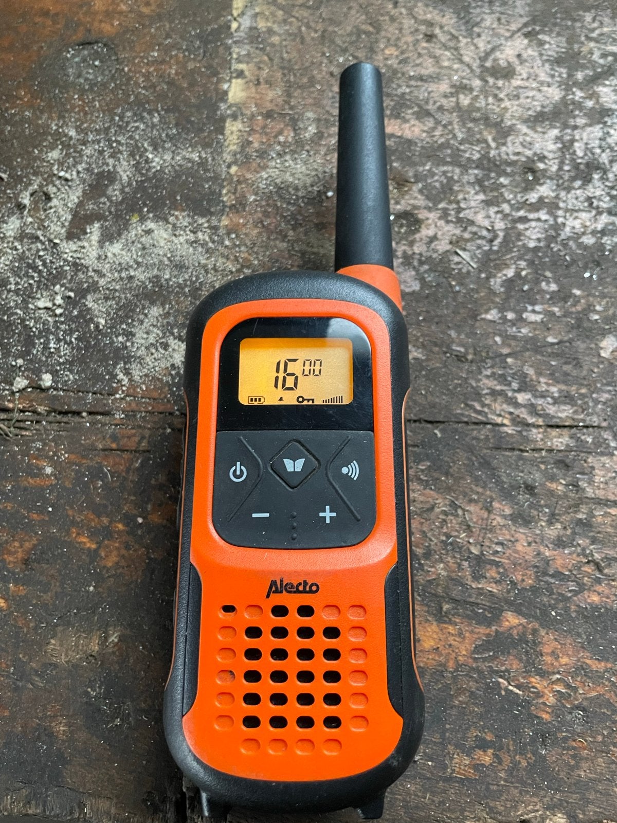 Alecto FR-300 Portofoon Set met Oplaadstation, 4 portofoons, Ophalen, Gebruikt, 5 tot 15 km, Portofoon of Walkie-talkie