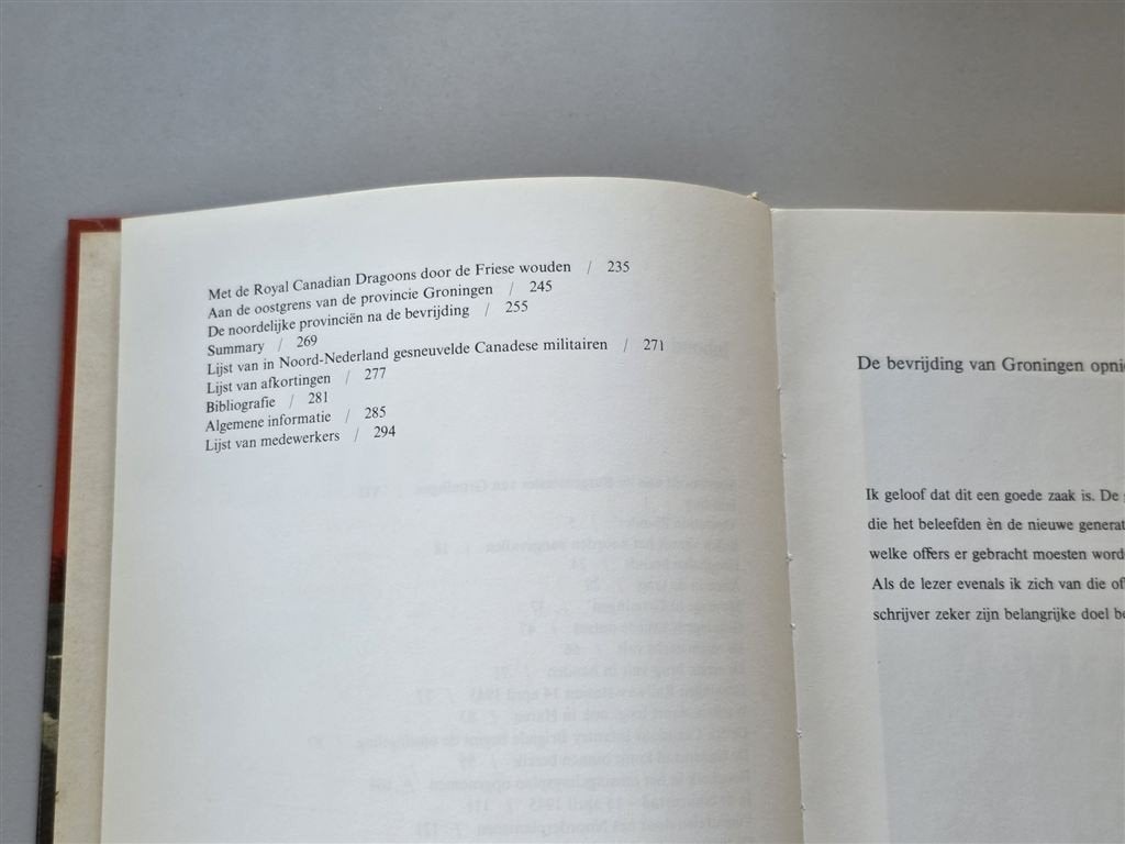 Maple Leaf Up — Canadese Bevrijding Groningen 1945, Ophalen of Verzenden, Gelezen