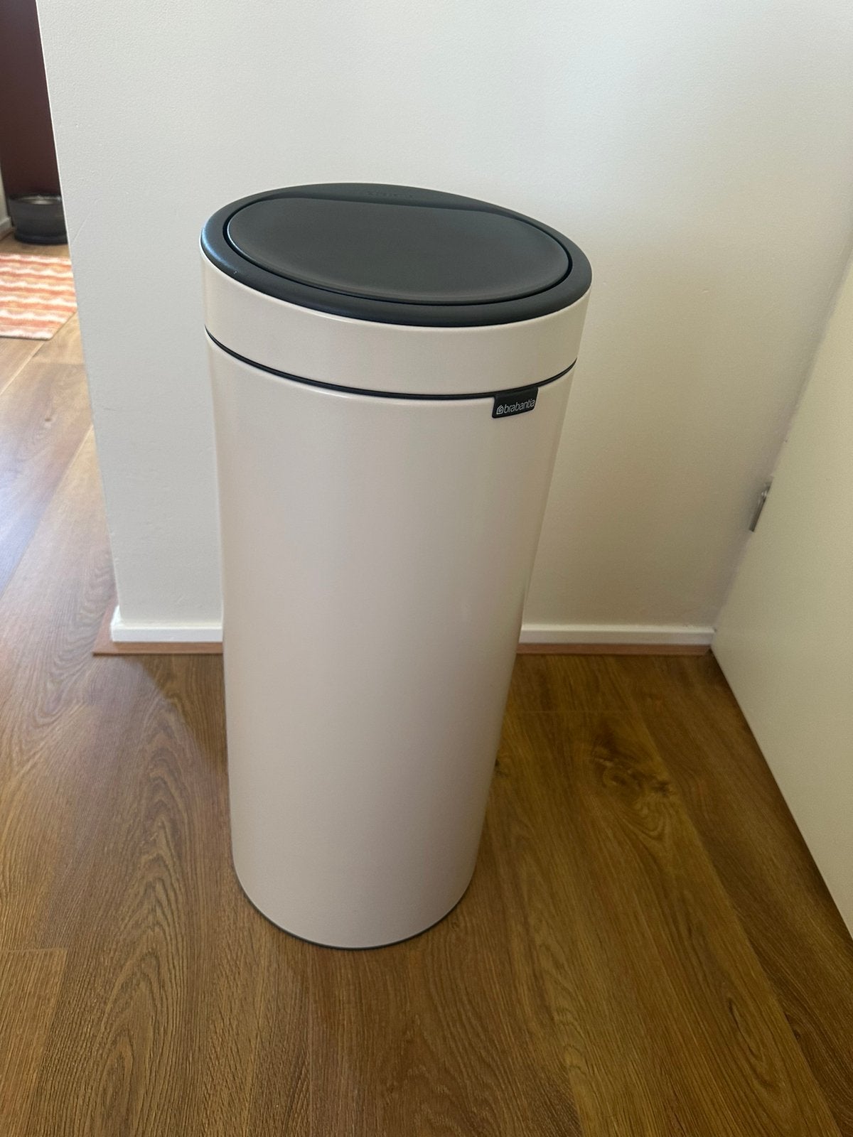 Brabantia Touch Bin prullenbak 30 liter - soft beige, Huis en Inrichting, Woonaccessoires | Prullenbakken, Ophalen, Zo goed als nieuw