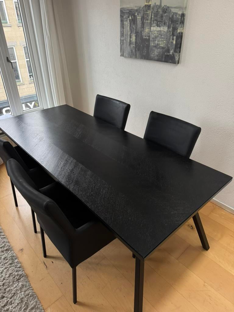 Zwarte eettafel visgraat + 5 HVS lederen stoelen, Huis en Inrichting, Tafels | Eettafels, Ophalen, 200 cm of meer, 50 tot 100 cm