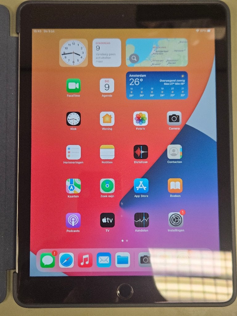 Ipad Air 2 16GB inc Hoes, Computers en Software, Apple iPads, Apple iPad Air, Zo goed als nieuw, Grijs, 16 GB