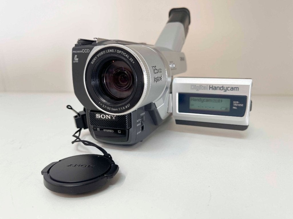 Sony DCR-TRV125E Digital8 Handycam 25x Optische-Complete Set, N, N, 20x of meer, Overige soorten