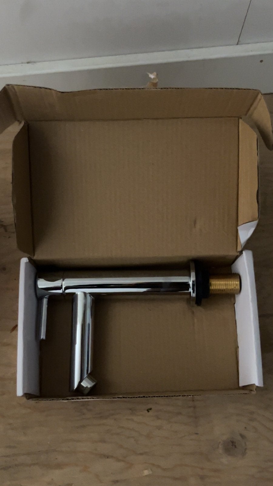 Nieuwe chromen kraan voor badkamer of toilet, Ophalen of Verzenden, Nieuw, Chroom, Kraan