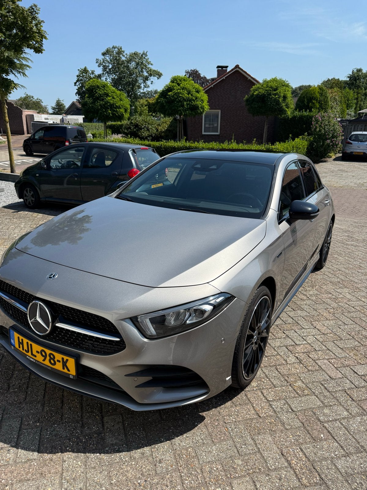 Mercedes-Benz A-Klasse A 250 e 218pk 8G-DCT 2020 Grijs, Auto's, Mercedes-Benz, 160 pk, Plug-in hybride, 1600 kg, 1332 cc