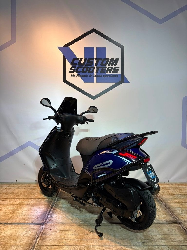 Piaggio Zip 4T 3V iget 2024 45km brom scooter BOMVOL!!!!, Ophalen, Zip, Zo goed als nieuw, 7005AM
