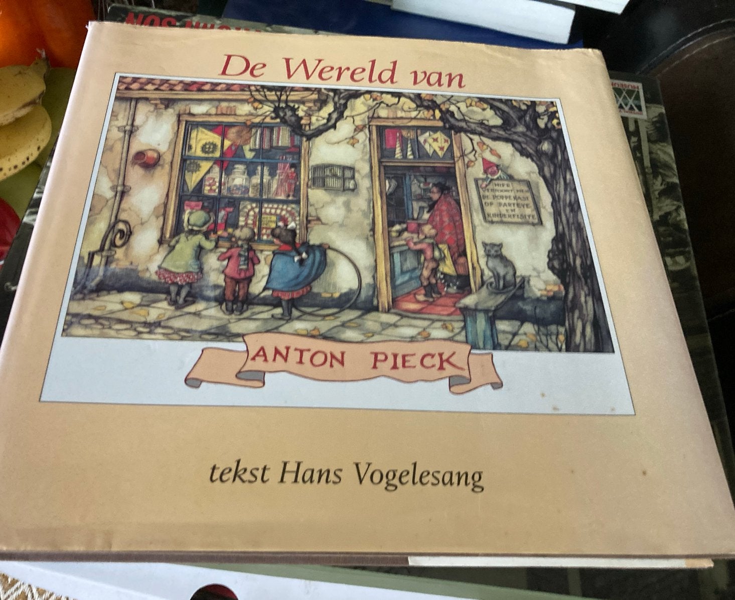 De Wereld van Anton Pieck - Hans Vogelesang (1987), Boeken, Ophalen of Verzenden, Gelezen, Nederland