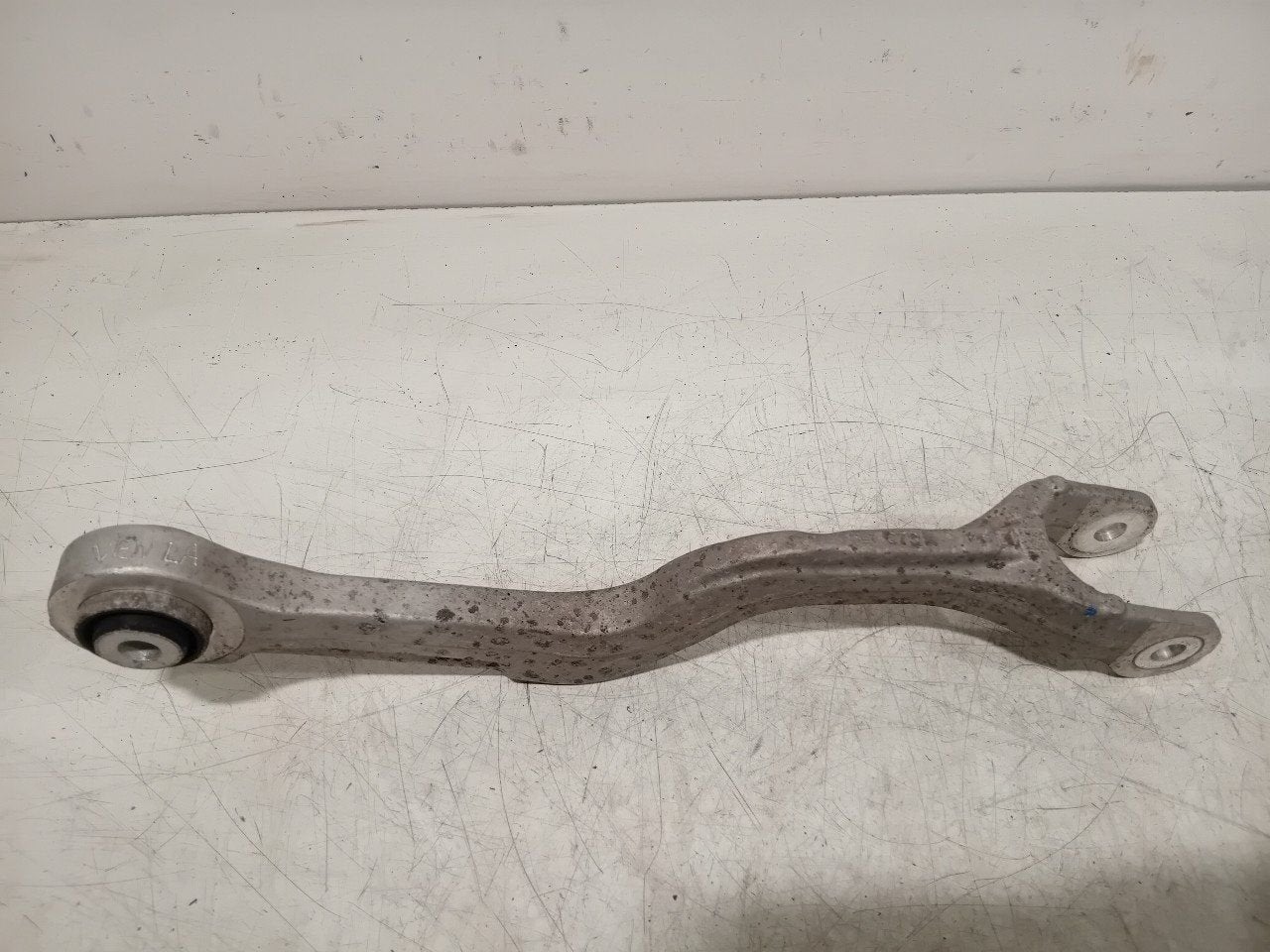 Draagarm links achter Mercedes-Benz C-Klasse, Onderdelen@venauto.nl, Van der Ven Autorecycling B.V., Gebruikt, Ettenseweg 76, 4706 PB Roosendaal, The Netherlands