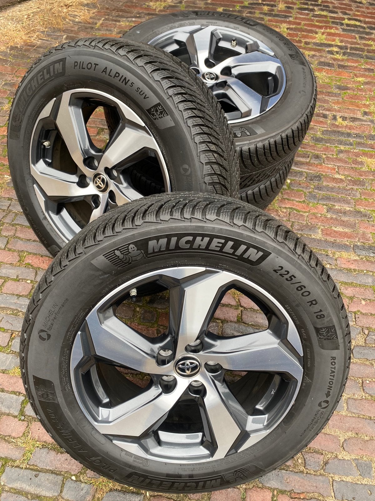 NIEUWE (demo) 18” Toyota Rav4 velgen +Michelin winterbanden