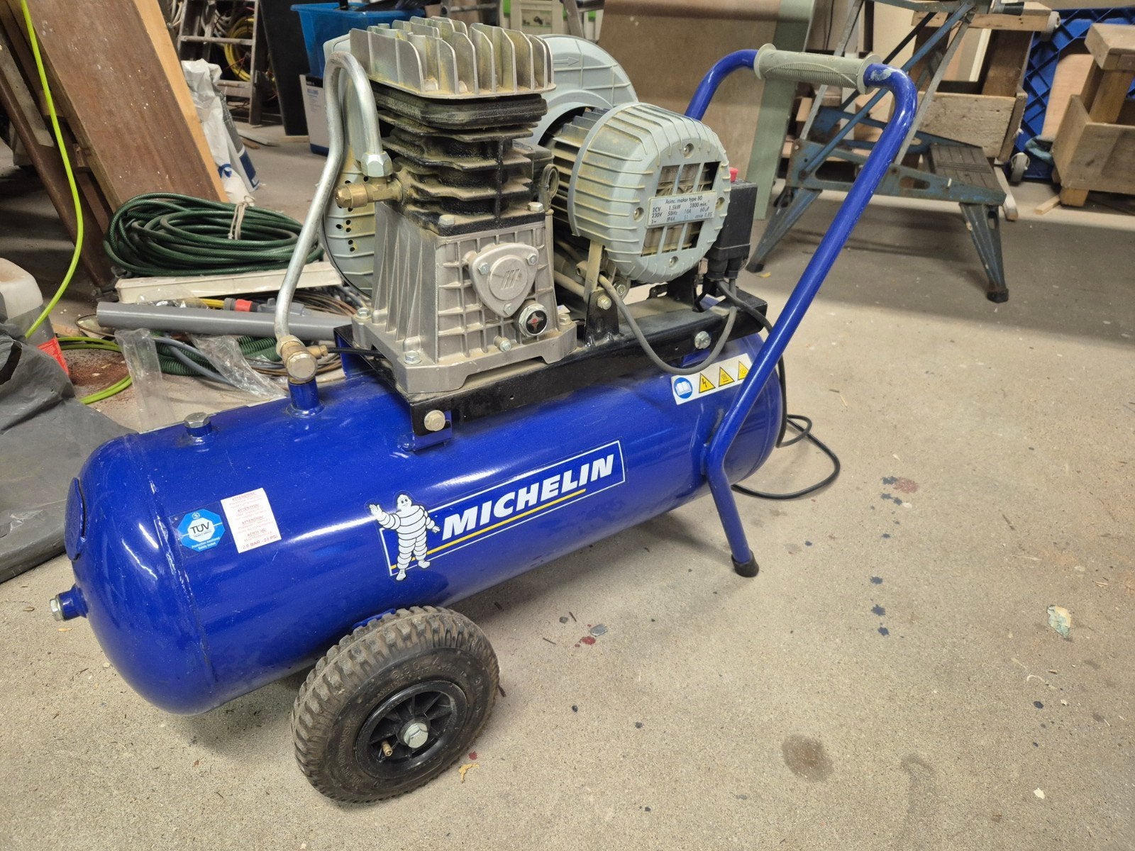 Michelin 50 liter compressor, Doe-het-zelf en Verbouw, 25 tot 100 liter, Ophalen of Verzenden, Gebruikt, 200 tot 400 liter/min