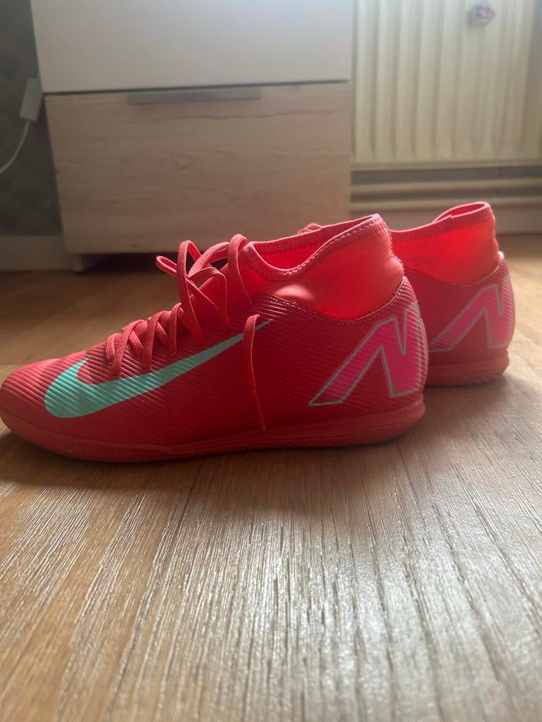 Nieuwe Nike Mercurial zaalvoetbalschoenen maat 38 met sok, Maat XS of kleiner, Schoenen, Nieuw, Ophalen of Verzenden