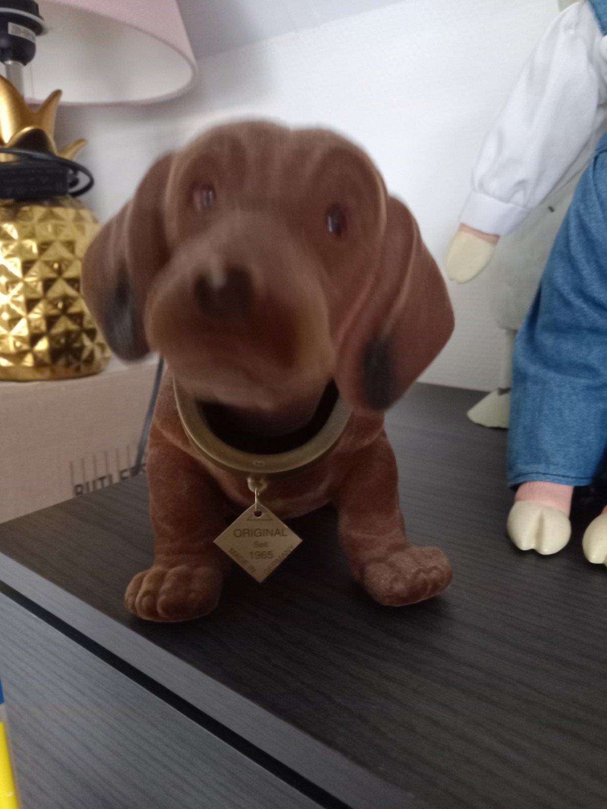 Vintage Flocked Teckel Hond Beeldje - Origineel 1965, Verzamelen, Dierenverzamelingen, Ophalen