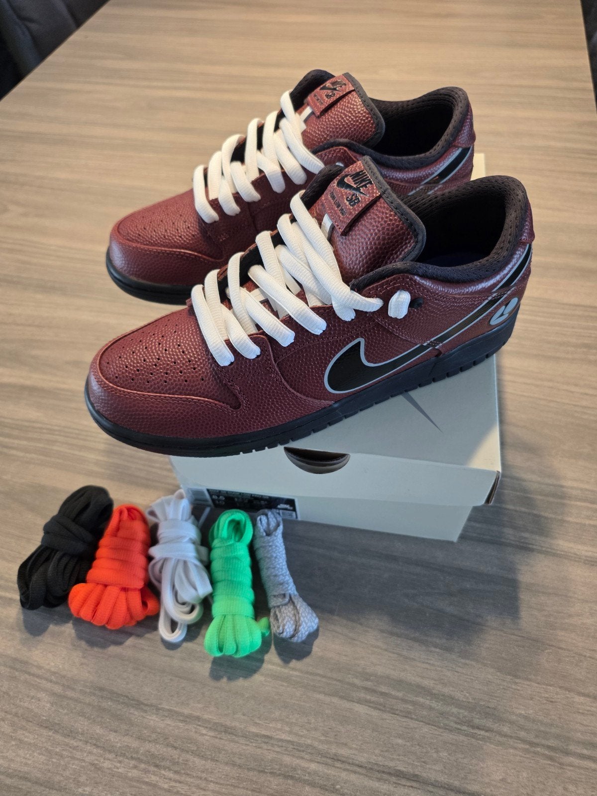 Nike SB Dunk Low Limosine - Deadstock - EU42, Ophalen of Verzenden, Nieuw, Zwart