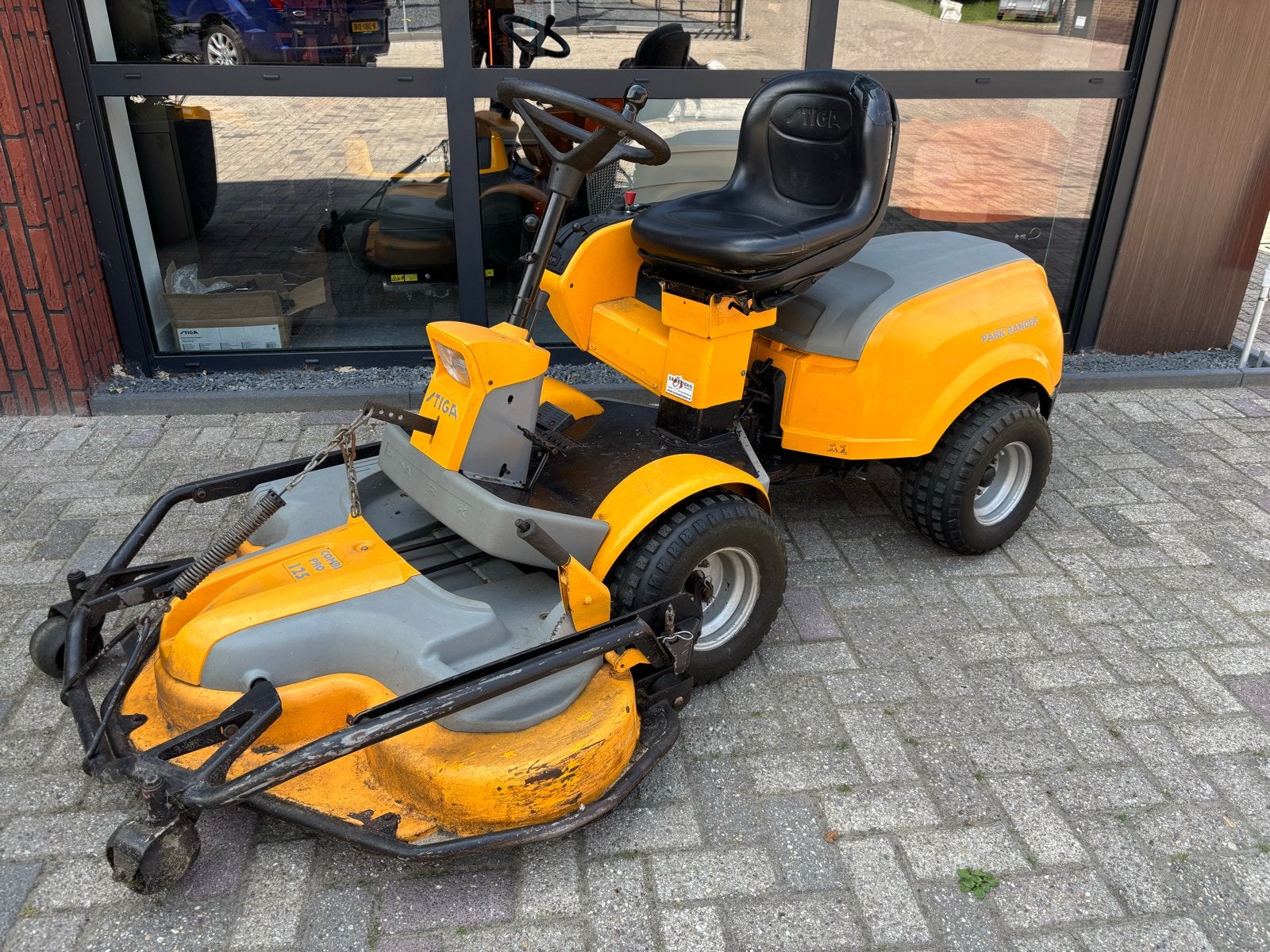 Stiga Park RangerCombi Pro 125 Frontmaaier - Honda GCV Motor, Ophalen, Cirkelmaaier, Gebruikt, Mulchfunctie