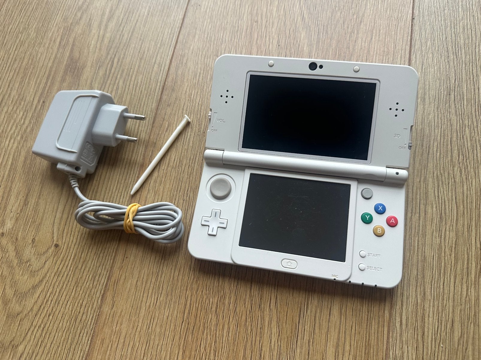 New Nintendo 3DS Incl Stylus & Oplader Nette Staat!!!, Ophalen of Verzenden, Zo goed als nieuw, Zwart, 3DS