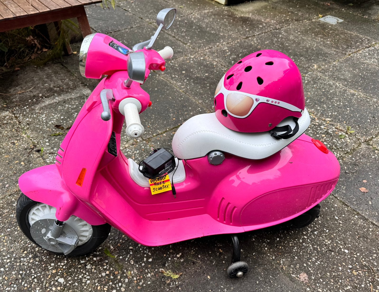 Roze kinderscooter met coole helm, Ophalen, Gebruikt, Overige typen