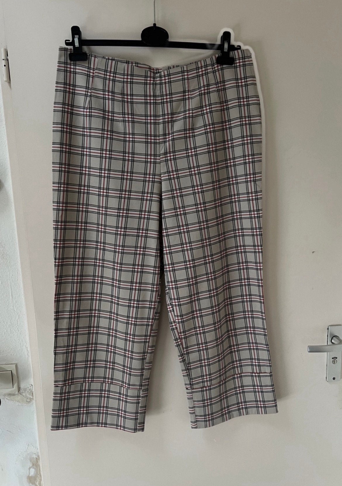 Beige geruite herfst/winter capri broek. Maat 44. Merk, Beige, Maat 42/44 (L), Ophalen of Verzenden, Driekwart