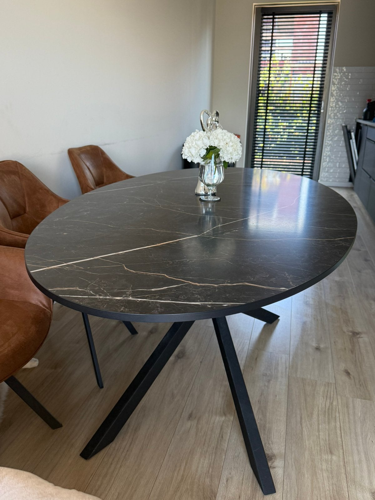 Ovale eettafel met luxe Italiaanse marmerlook, Ophalen, Overige materialen, 200 cm of meer, Zo goed als nieuw