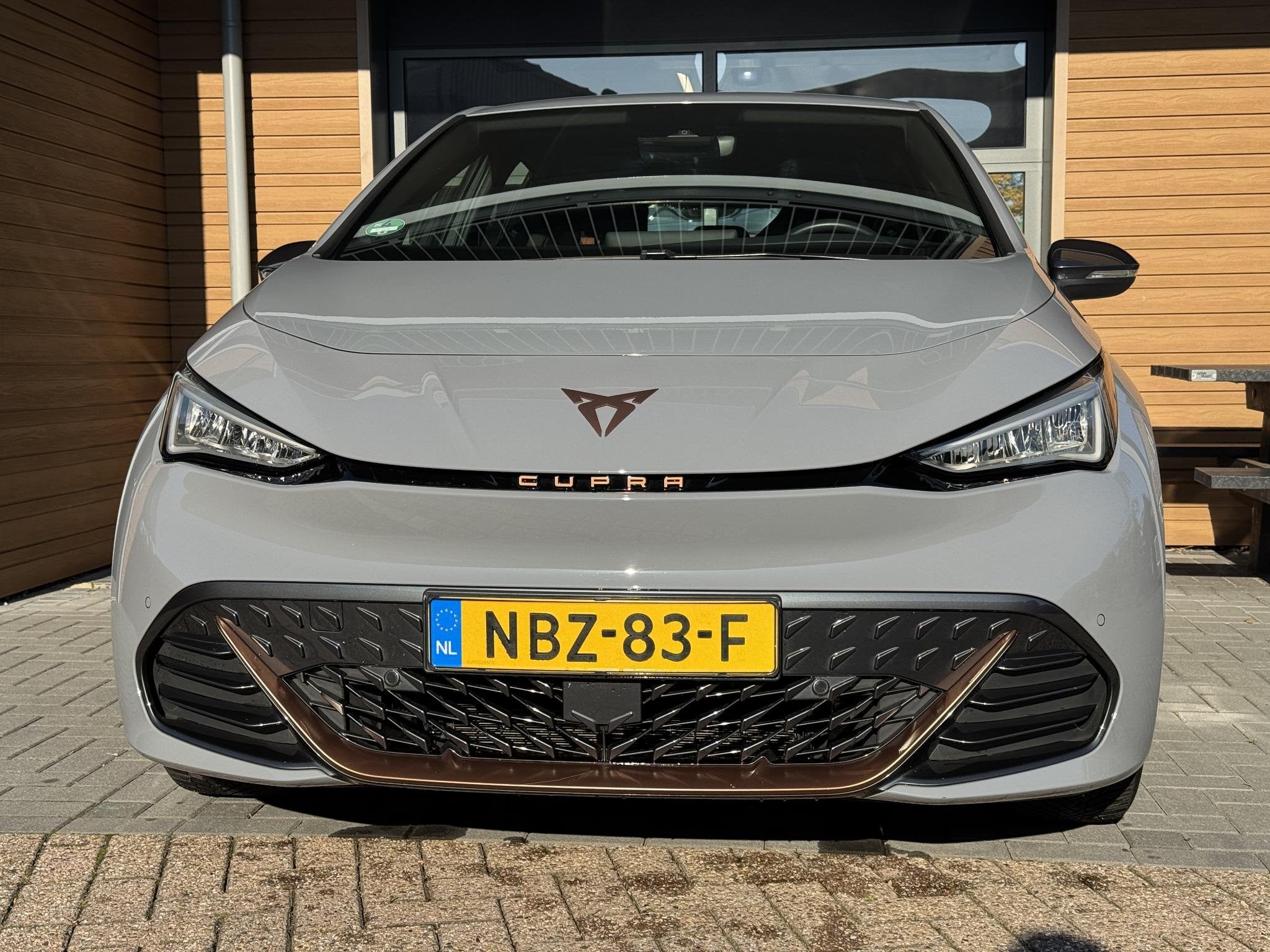 CUPRA Born Business 170KW navi,Cam,Carplay,Led,Cruise, Auto's, Automaat, Dealer onderhouden, Gebruikt, Zwart