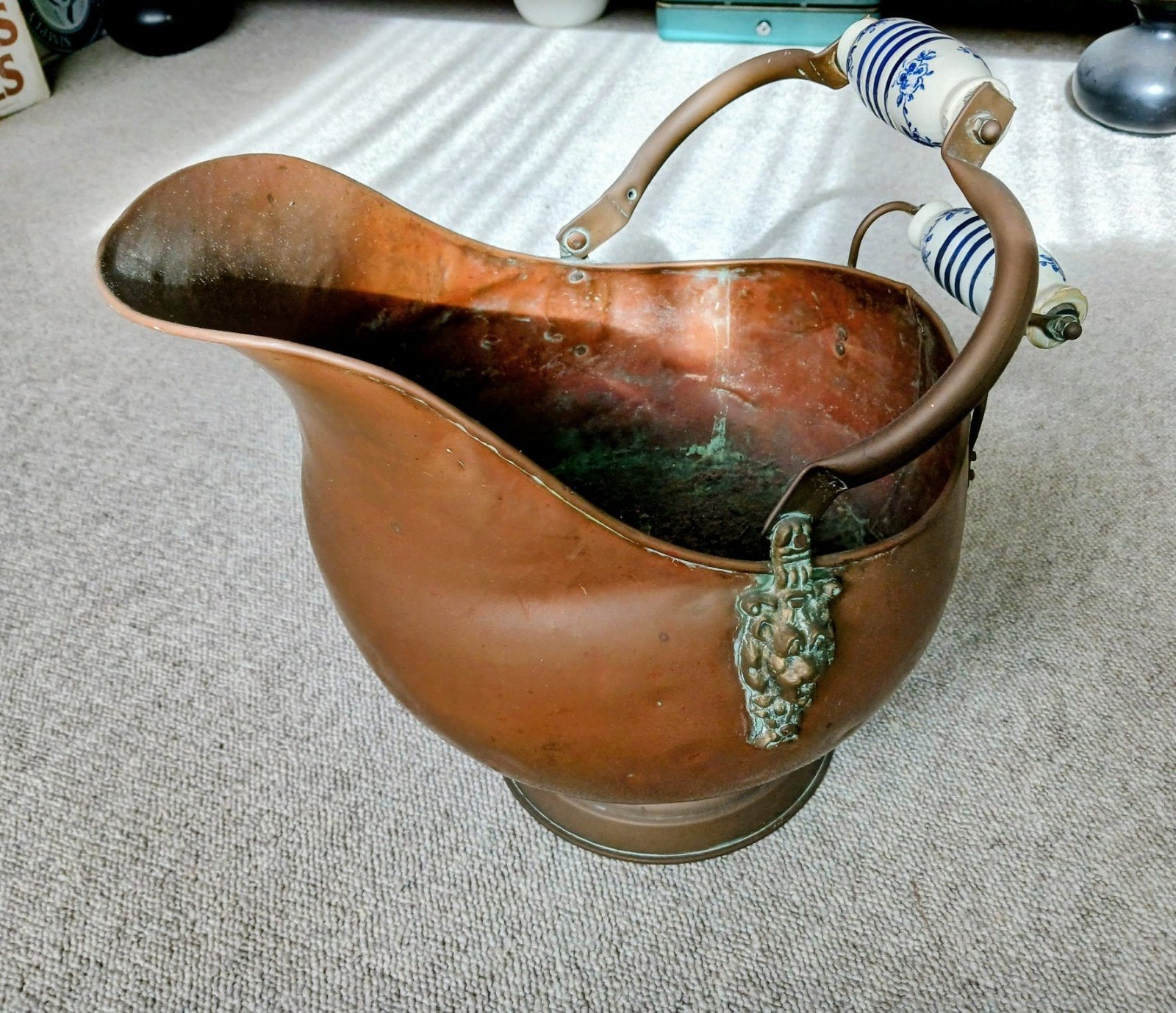 koperen kolenkit met delfsblauw hengsel, Antiek en Kunst, Ophalen