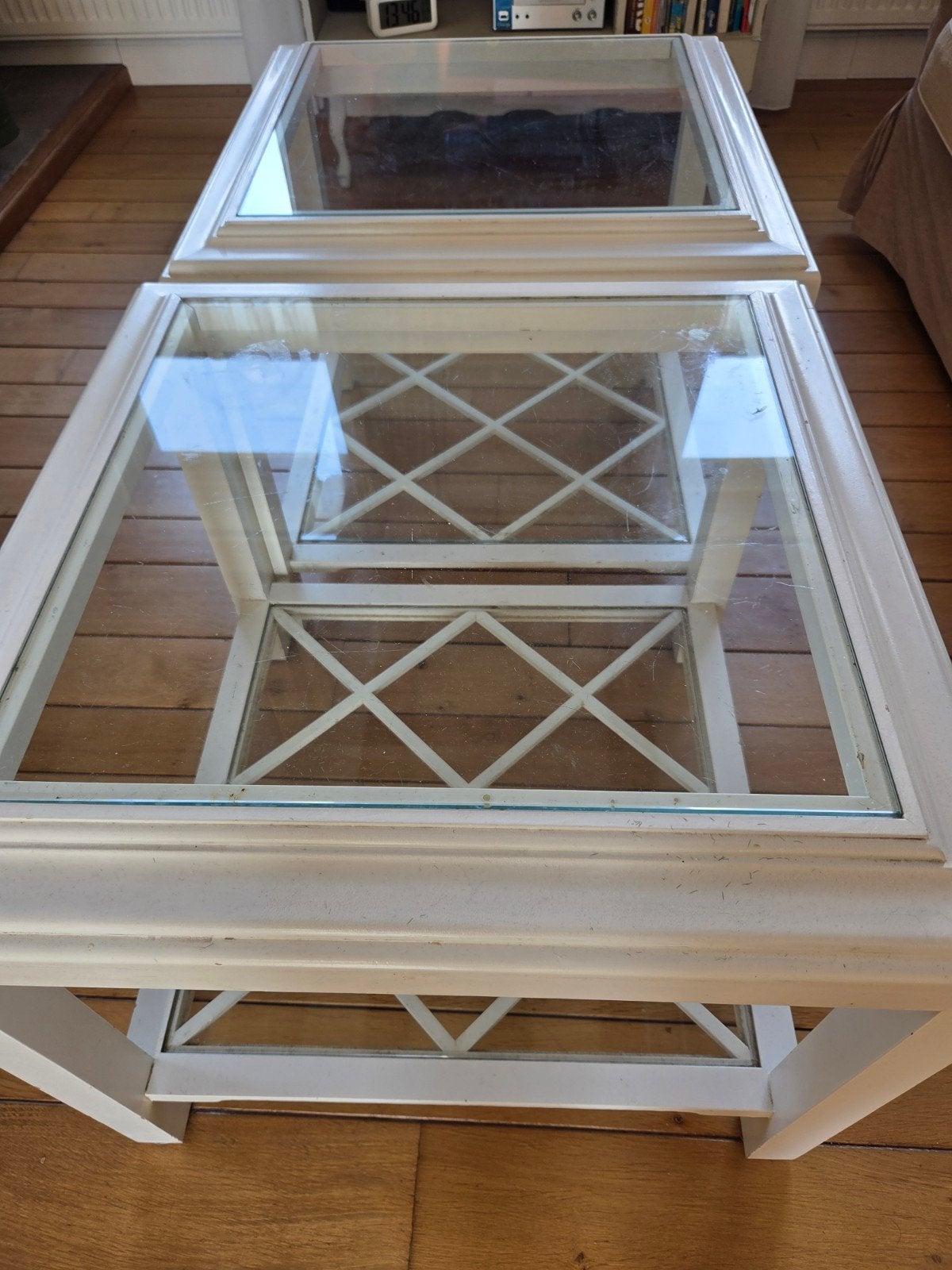 Set van 2 witte bijzettafels met glasplaat, Ophalen, 50 – 75, Gebruikt, 50 tot 100 cm