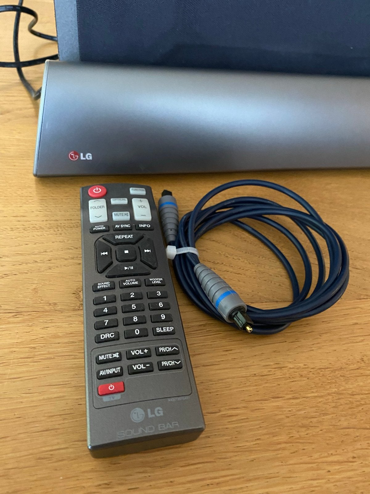 LG Soundbar met subwoofer, afstandsbediening en kabels, Ophalen of Verzenden, Met externe subwoofer, Gebruikt