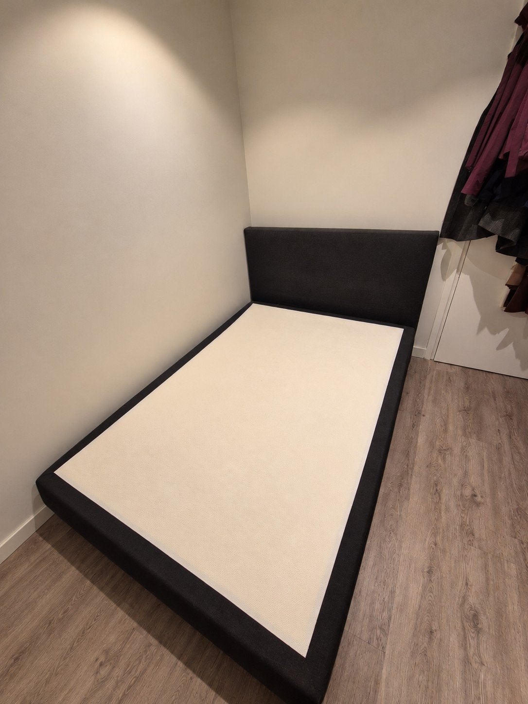 Boxspring 140x200 cm met hoofdbord, Ophalen, Gebruikt, Zwart, Tweepersoons