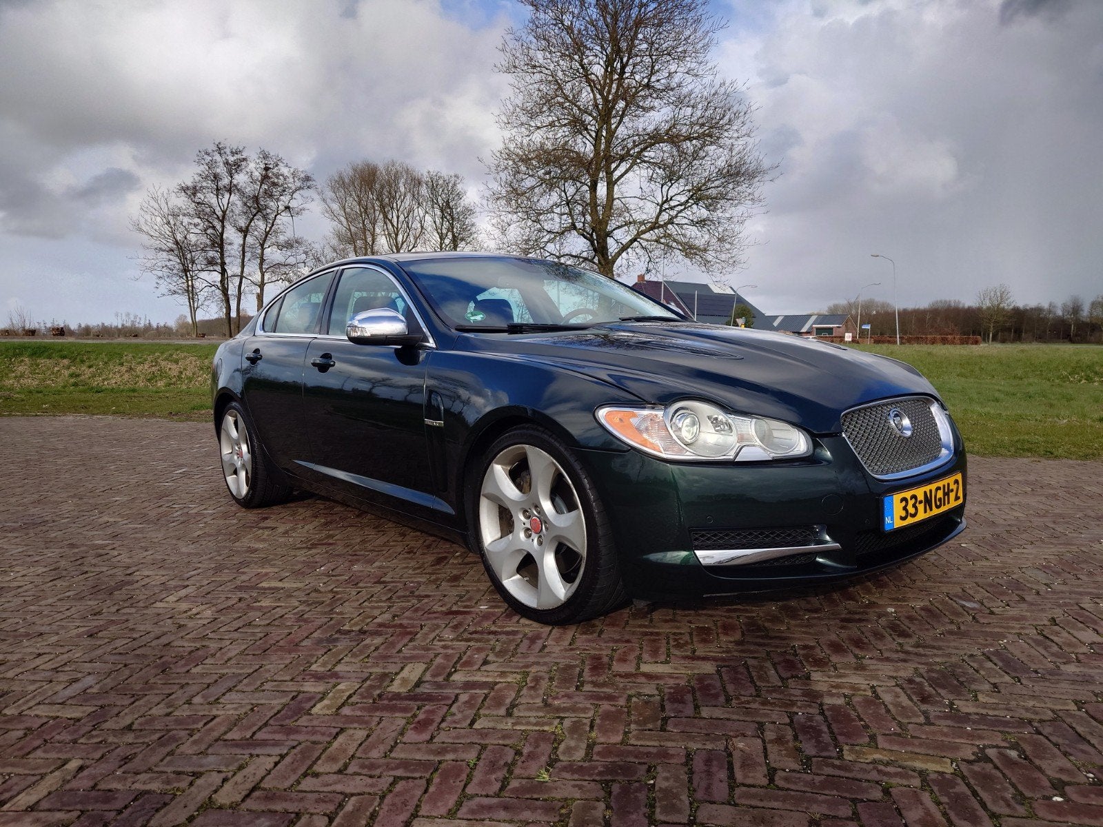 Jaguar XF 4.2 SV8 AUT 2008 Groen