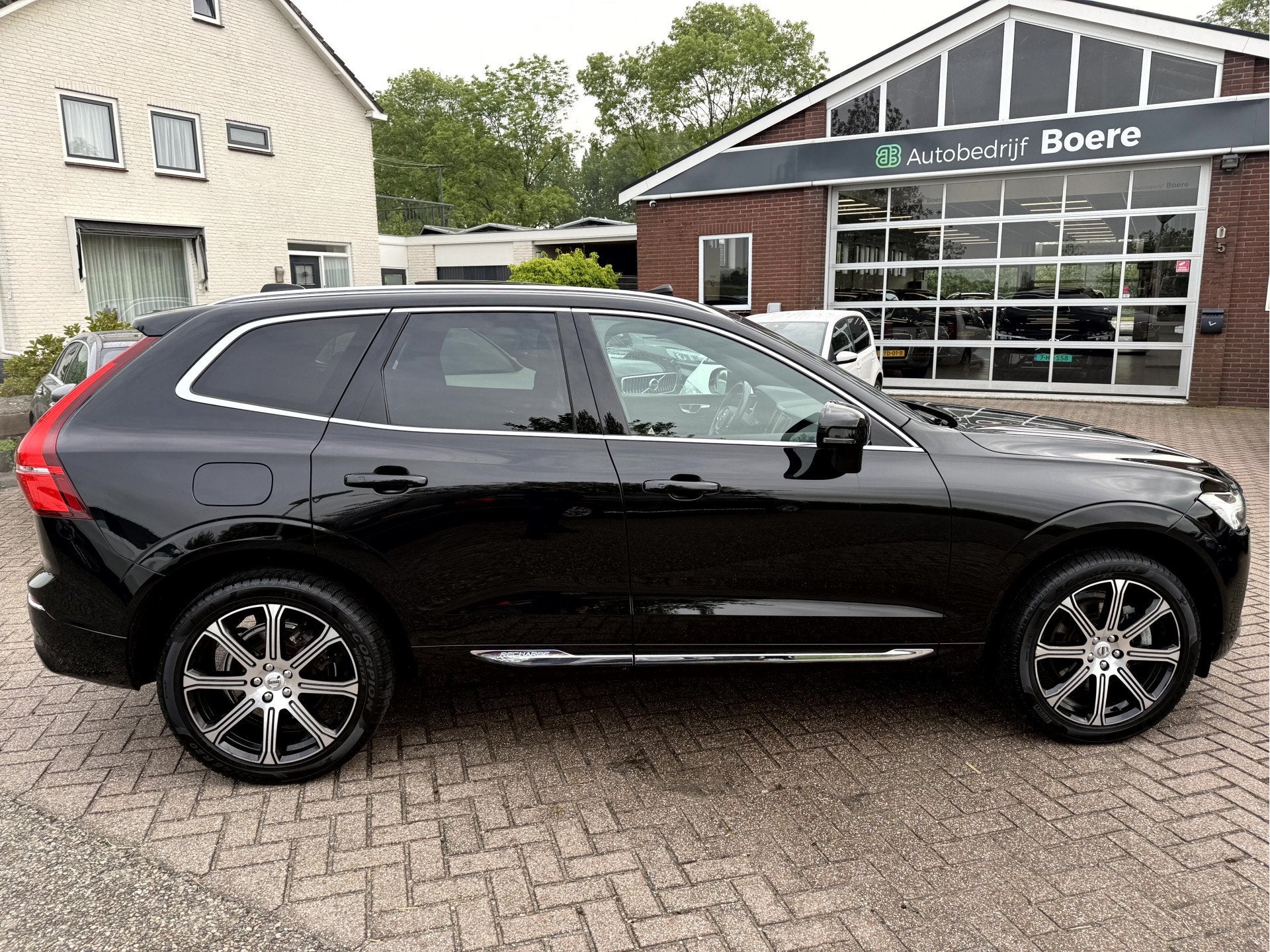 Volvo XC60 2.0 T6 AWD Business Pro Panoramadak, Trekhaaak NL, Auto's, Automaat, Gebruikt, 138 €/maand, Automatische klimaatregeling