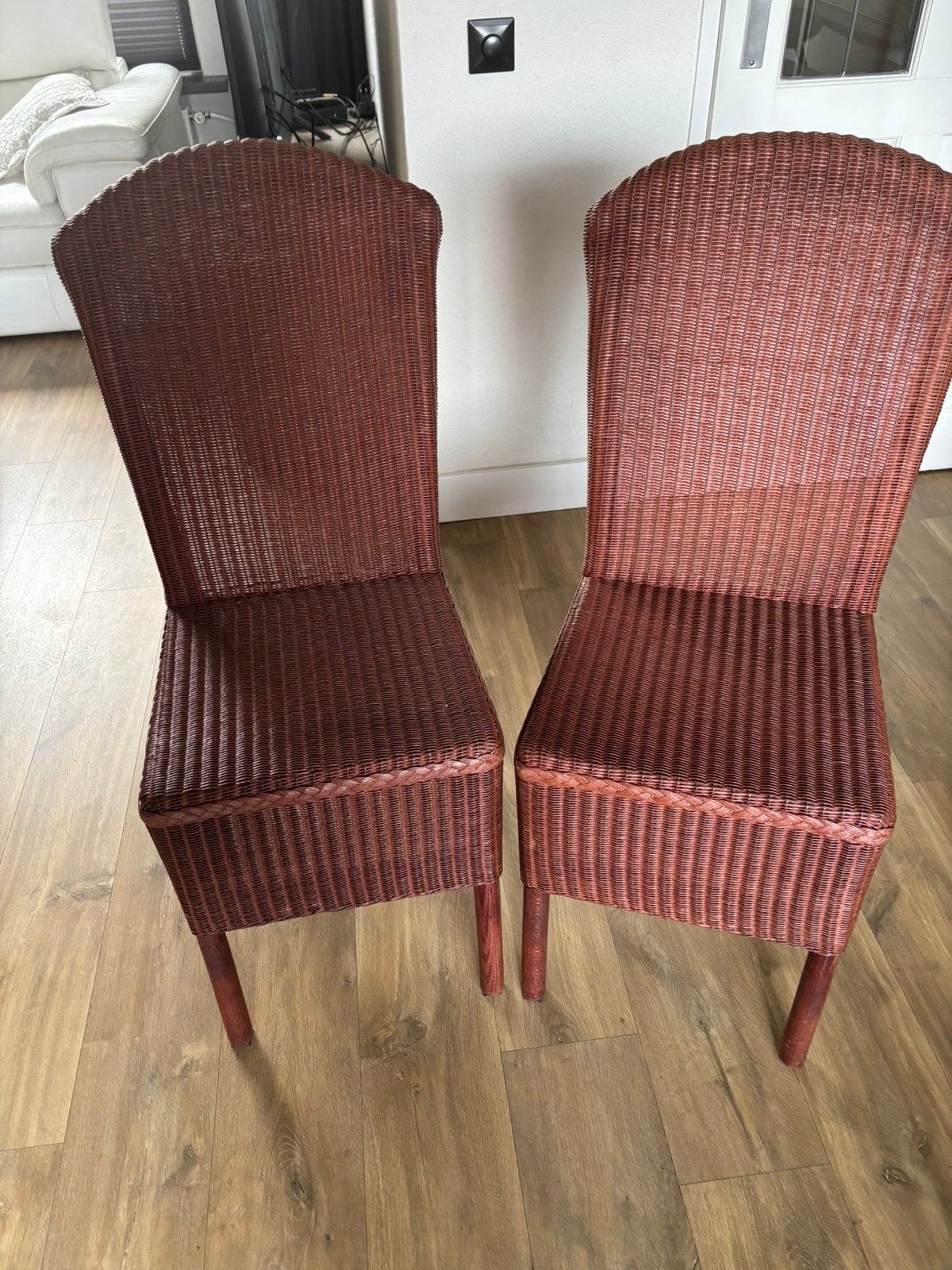 Eetkamerstoelen kleur: rood/bruin, Ophalen, Zo goed als nieuw, Rood