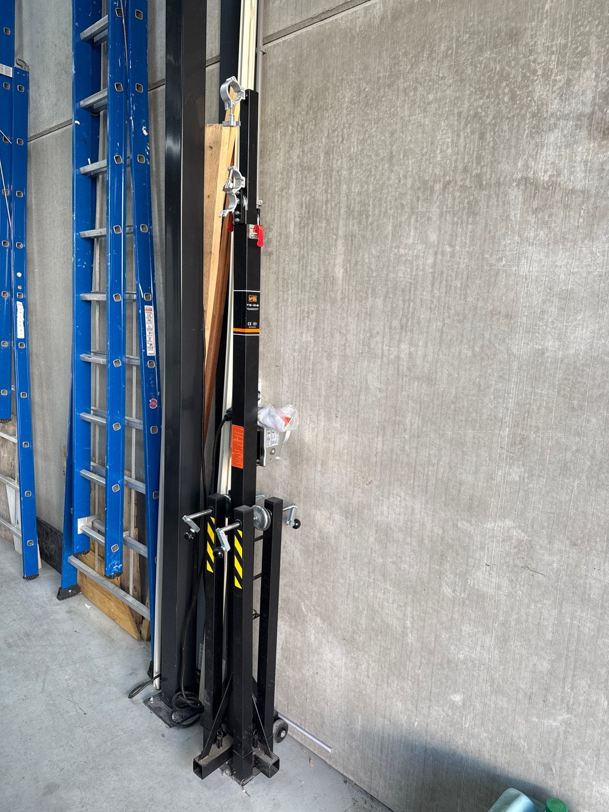VMB TE-06 Telescopische Torenlift - 5m, 125kg, Muziek en Instrumenten, Ophalen of Verzenden, Gebruikt