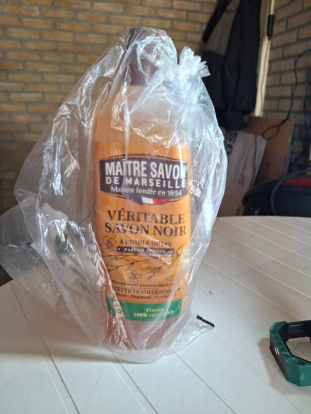 6 flessen Maître Savon de Marseille Zwarte Zeep 1L, Ophalen, Nieuw