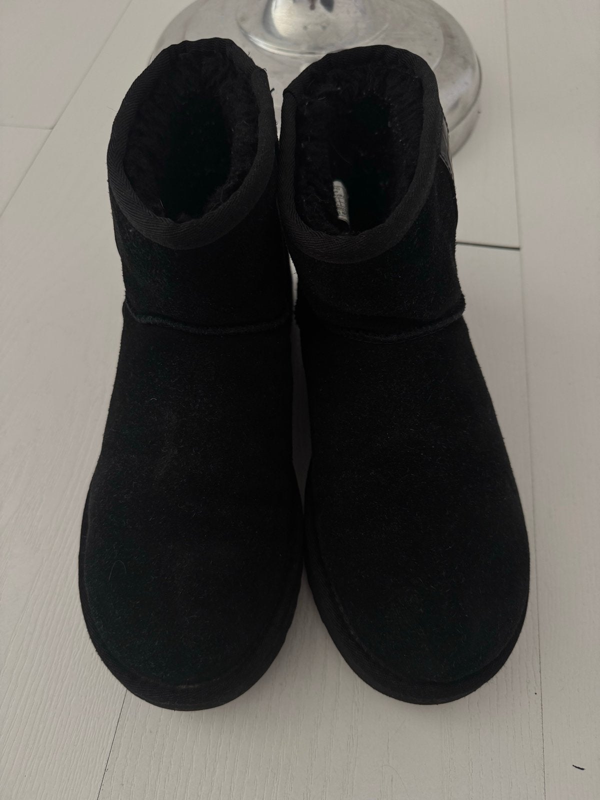 UGG laarzen maat 40 - Zo goed als nieuw, Kleding | Dames, Schoenen, Ophalen of Verzenden, Zo goed als nieuw, Zwart, Lage of Enkellaarzen