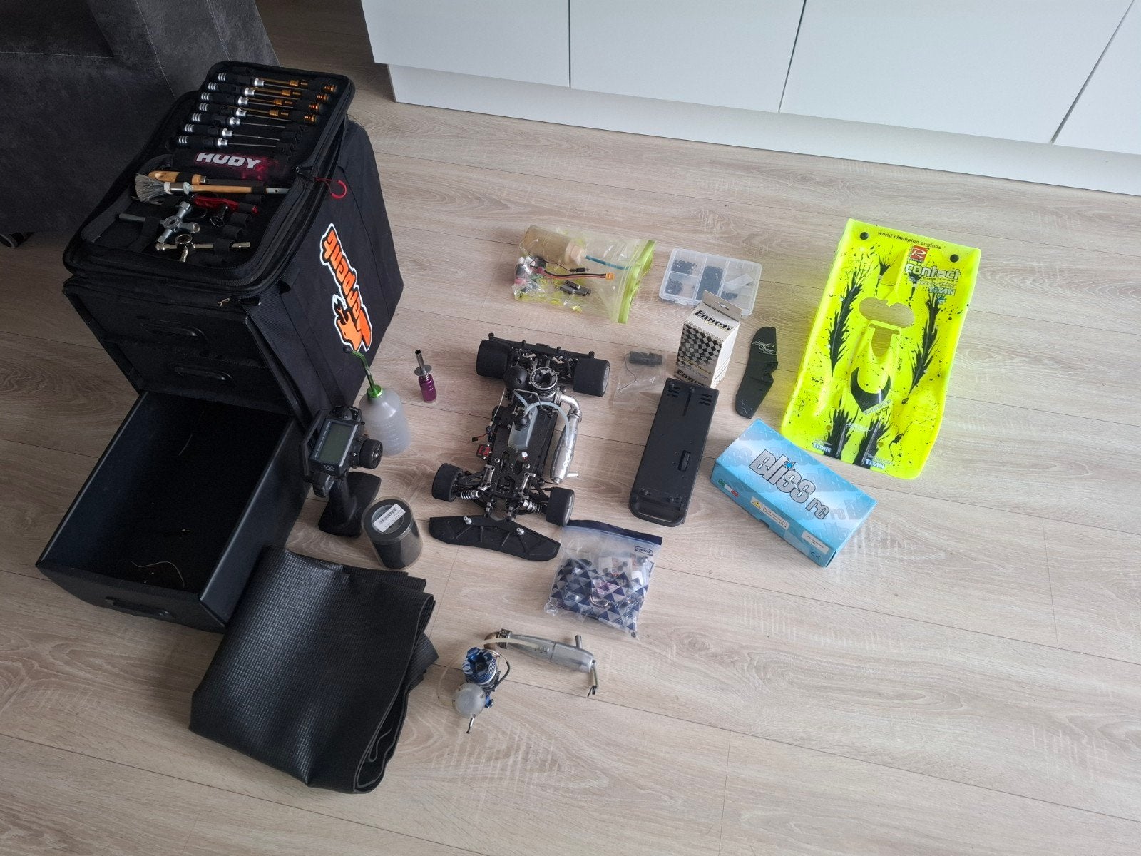 Serpent 747 Nitro RC Auto veel extra's  zo goed als nieuw, Gebruikt, Ophalen of Verzenden, Schaal 1:10, Auto onroad