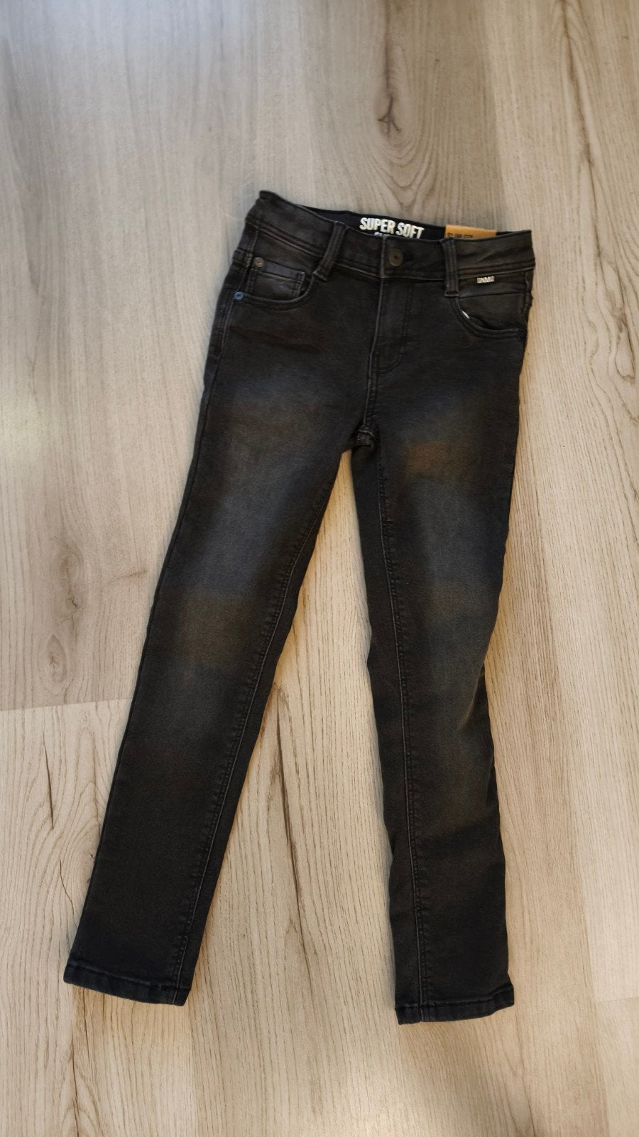 nieuwe donkergrijze spijkerbroek maat 128, Kinderen en Baby's, Kinderkleding | Maat 128, Verzenden, Nieuw, Jongen of Meisje, Broek