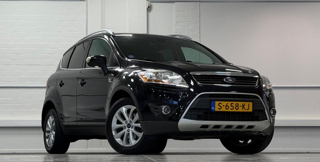 Ford Kuga 2.5i 20V Titanium Trekhaak Leer Mooi! Garantie, Euro 5, Gebruikt, Zwart, 1553 kg