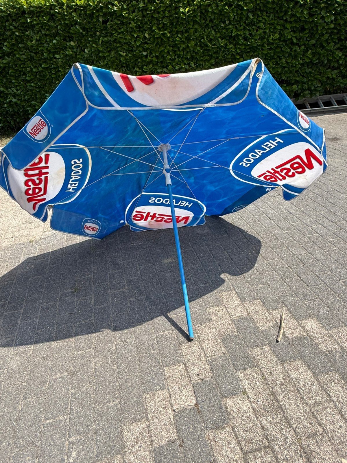 Oude retro parasol, Tuin en Terras, Parasols, Ophalen, Zo goed als nieuw, 1 tot 2 meter
