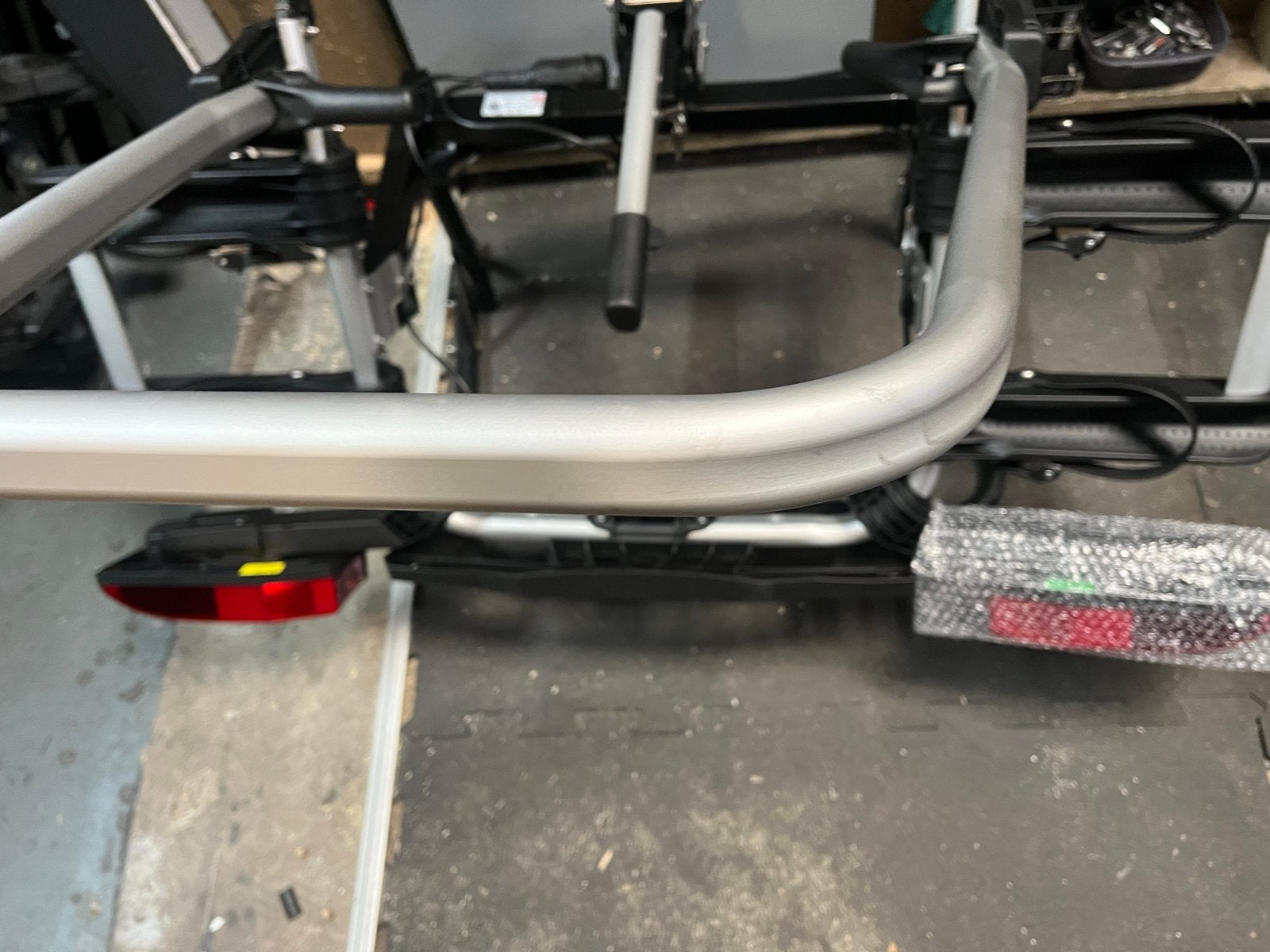 Uebler X21S Fietsendrager met BMW Logo - Nieuwstaat, Auto diversen, Nieuw, Ophalen of Verzenden, 2 fietsen, Trekhaakdrager