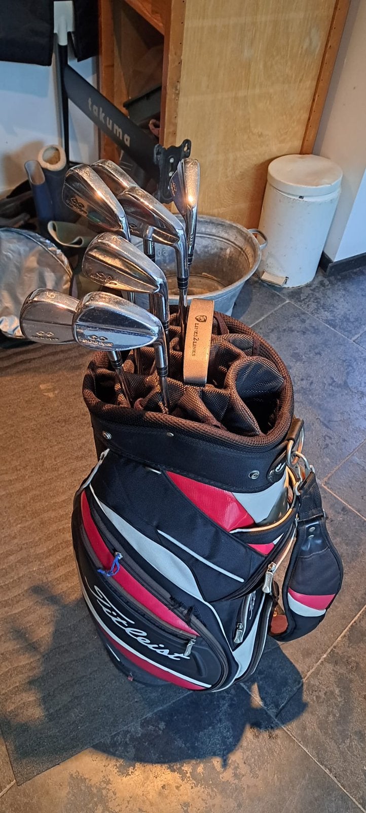 Golfset voor volwassenen. Merk Snake eyes.
