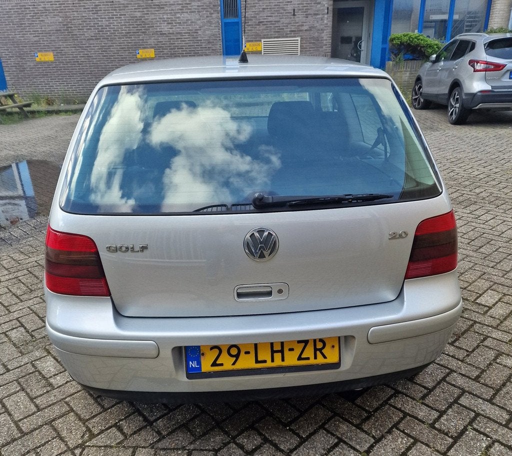 Volkswagen Golf 2.0 Highline, Gebruikt, Metallic lak, 4 cilinders, 1984 cc
